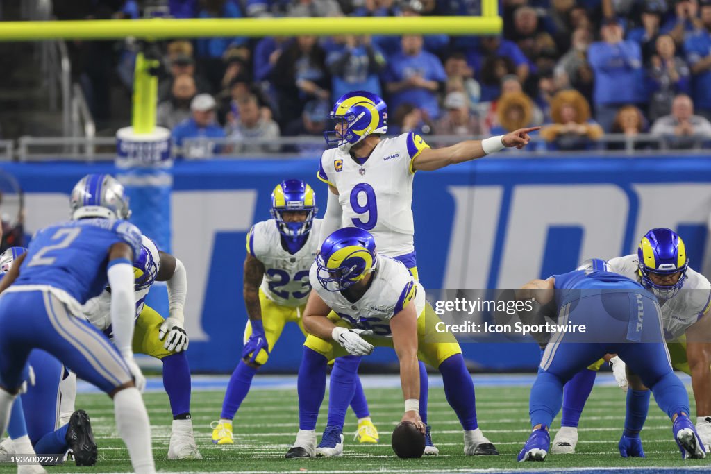 Nfc Rams Los Angeles Rams quarterback Matthew Stafford calls out play signals ...