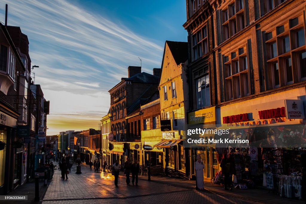 Windsor Town Centre In Late Afternoon Sunlight Windsor