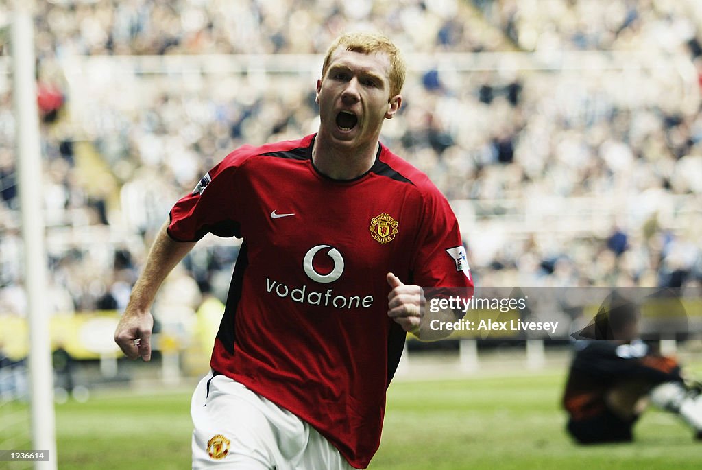 Paul Scholes of Manchester United celebrates his first goal