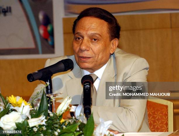 Egyptian renowned comedian Adel Imam addresses journalists during a press conference at "Grand Hayat Muscat" hotel 25 December 2001 in Muscat. Imam...