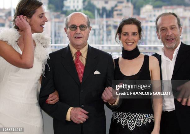Portuguese director Manoel de Oliveira poses with actresses Leonor Baldaque , Leonor Silveira and technician Ricardo Trepa at the Palais des...