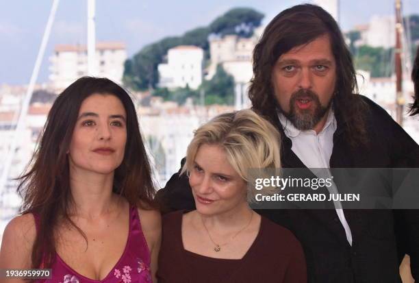 French actress Romane Bohringer and US actress Janson Leigh pose during the photocall of their film "The King is Alive" directed by Danish Kristian...