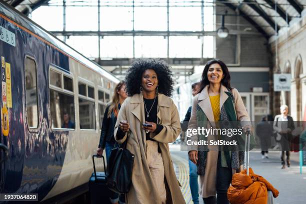 the weekend has begun - commuter stock pictures, royalty-free photos & images