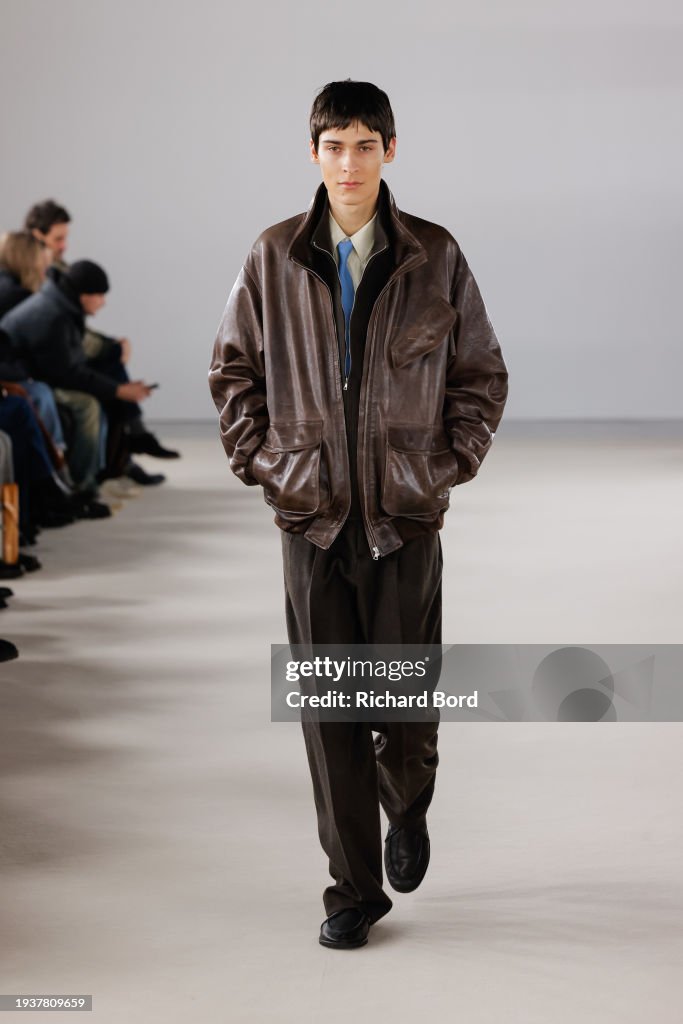 Auralee : Runway - Paris Fashion Week - Menswear Fall/Winter 2024-2025