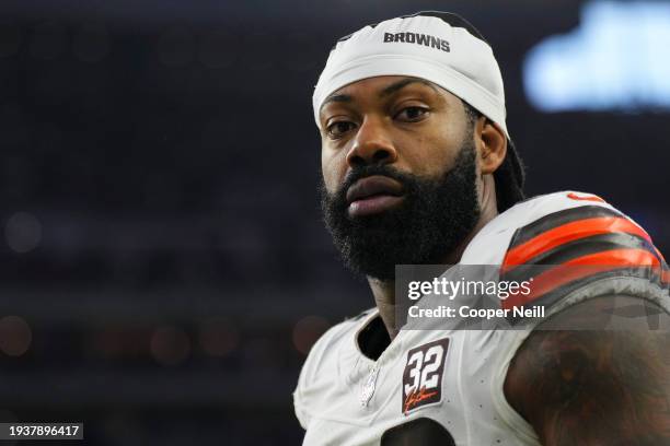 Za'Darius Smith of the Cleveland Browns walks off of the field after an NFL wild-card playoff football game against the Houston Texans at NRG Stadium...