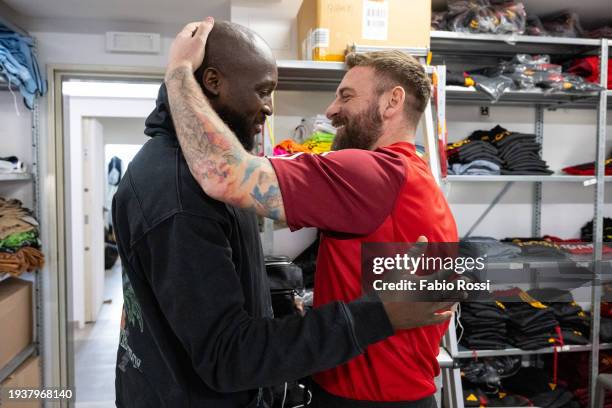 Daniele De Rossi meets Romelu Lukaku during his first day as AS Roma coach at Centro Sportivo Fulvio Bernardini on January 16, 2024 in Rome, Italy.