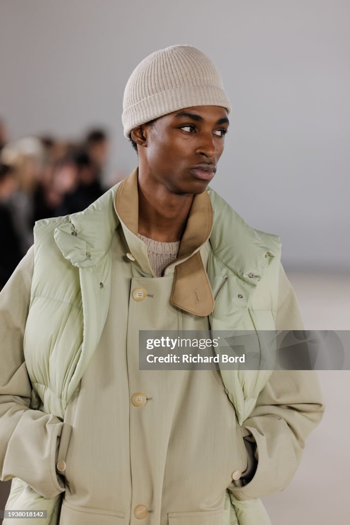 Auralee : Runway - Paris Fashion Week - Menswear Fall/Winter 2024-2025