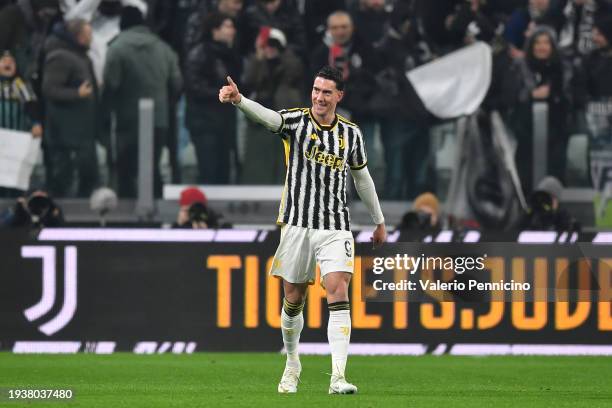 Dusan Vlahovic of Juventus celebrates scoring his team's first goal during the Serie A TIM match between Juventus and US Sassuolo - Serie A TIM at on...