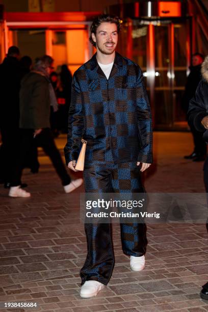 Will Poulter is seen outside Louis Vuitton during the Menswear Fall/Winter 2024/2025 as part of Paris Fashion Week on January 16, 2024 in Paris,...