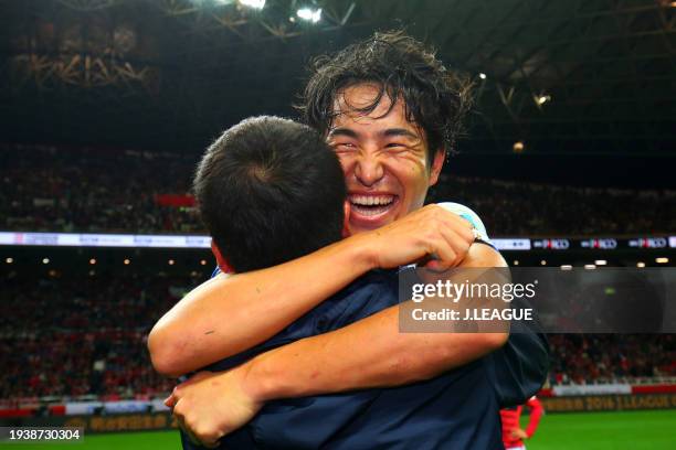 Mu Kanazaki of Kashima Antlers celebrates the J.League J1 Champions following the 2-2 away goal victory in the J.League Championship Final second leg...