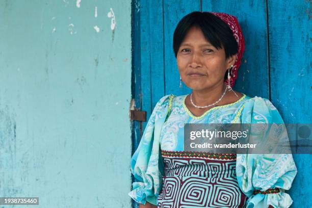 kuna yala indian woman - blue blouse stock pictures, royalty-free photos & images