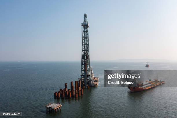Piling Rig Float 95 Piling Rig Stock Photos, High-Res Pictures, and Images - Getty Images