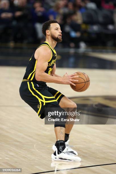 Stephen Curry of the Golden State Warriors shoots the ball against the New Orleans Pelicans at Chase Center on January 10, 2024 in San Francisco,...