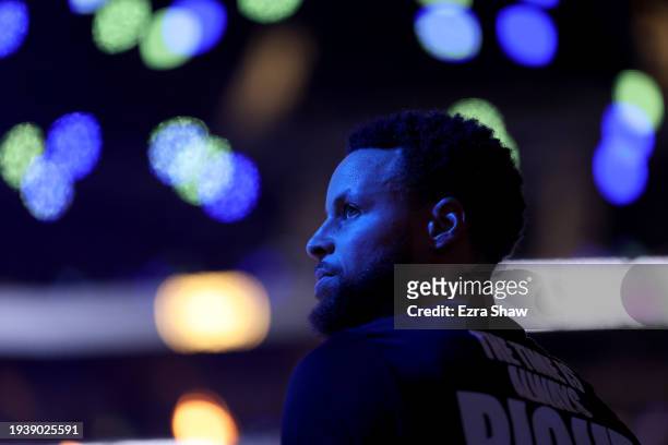 Stephen Curry of the Golden State Warriors stands on the court during player introductions before their game against the New Orleans Pelicans at...
