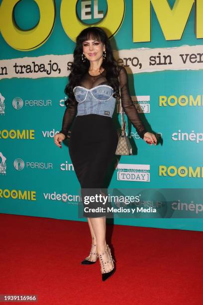 Maribel Guardia poses for photos during the red carpet for the movie 'El Roomie' at Centro Comercial Perisur on January 16, 2024 in Mexico City,...