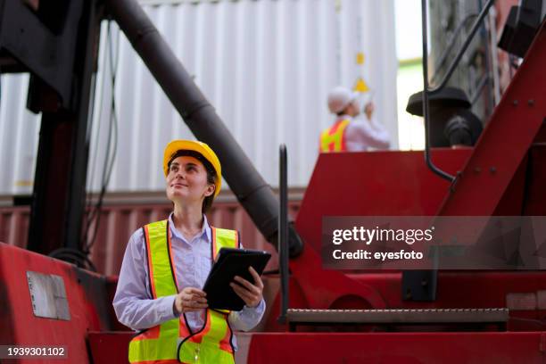 Grabber Tool Photos and Premium High Res Pictures - Getty Images