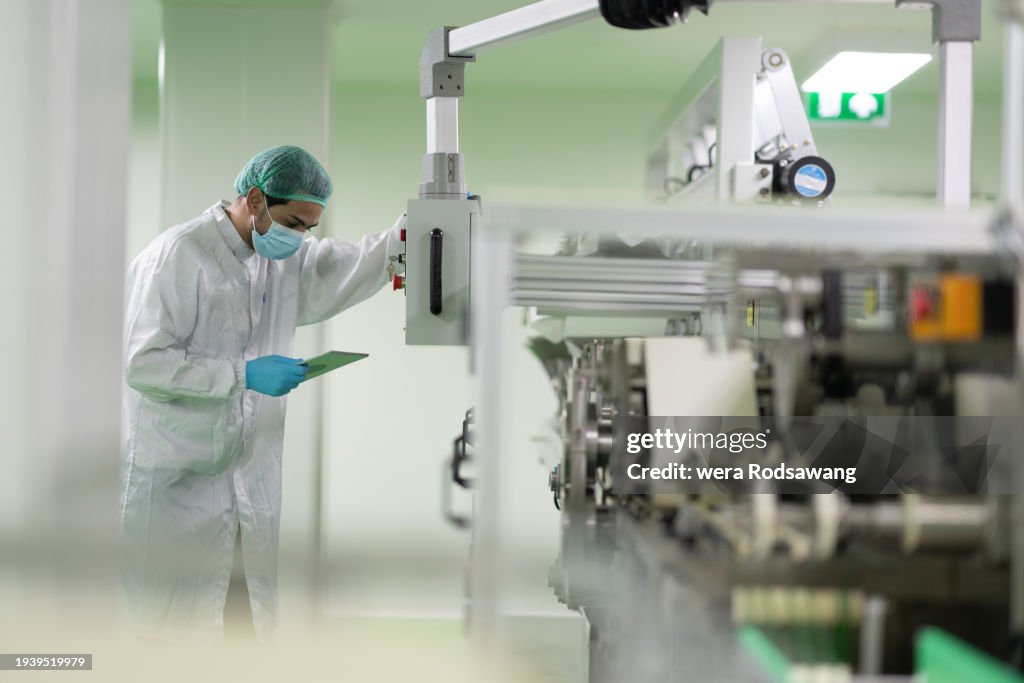 Controlled Work Environment Technician Working In Controlled Environments Protect The Contamination ...