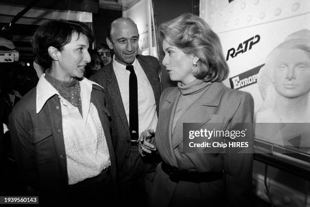 Actrice Catherine Deneuve en Marianne et la sculptrice Marielle Polska le 26 octobre 1985 à Paris