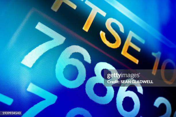 ftse 100 screen - ftse stock pictures, royalty-free photos & images