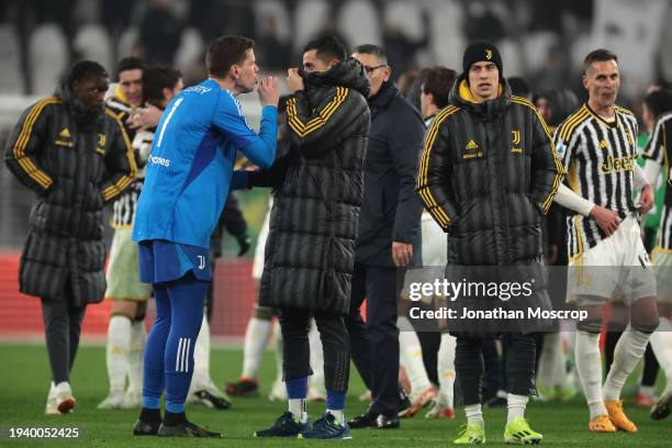 Wojciech Szczesny of Juventus discusses with team mate and fellow goalkeeper Mattia Perin following the final whistle of the Serie A TIM match...