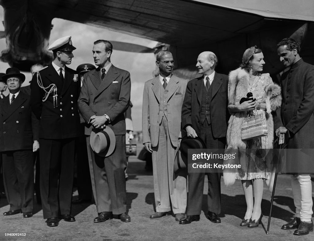 Mountbatten Returns From India