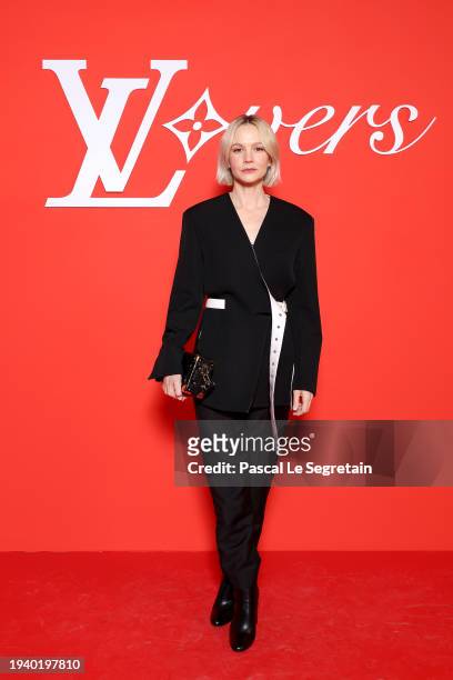 Carey Mulligan attends the Louis Vuitton Menswear Fall/Winter 2024-2025 show as part of Paris Fashion Week on January 16, 2024 in Paris, France.