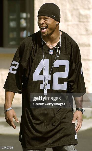 Washington Redskins football player Laveranues Cole laughs while taping an episode of DJ Funkmaster Flex's television show, "Ride With Flex," at an...