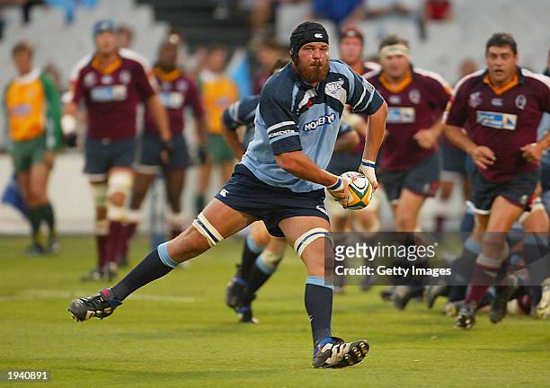 Geo Cronje of the Bulls in action during the Round nine Super 12 match between the Bulls and the Queensland Reds April 19, 2003 at Pretoria,...