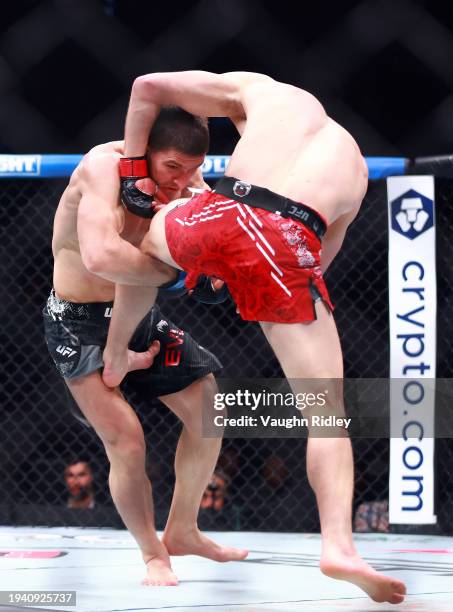 Arnold Allen of England fights against Movsar Evloev of Russia in a featherweight bout during the UFC 297 event at Scotiabank Arena on January 20,...