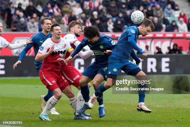 Nick Viergever of FC Utrecht, Hidde ter Avest of FC Utrecht, Andre Ramalho of PSV, Olivier Boscagli of PSV during the Dutch Eredivisie match between...