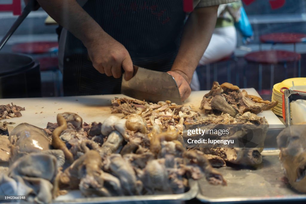 Sweetbrad Hand Cutting Mutton Sweetbread High-Res Stock Photo - Getty Images