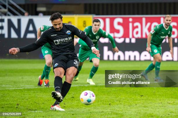 January 2024, North Rhine-Westphalia, Paderborn: Soccer: Bundesliga 2, SC Paderborn 07 - SpVgg Greuther Fürth, Matchday 18, Home Deluxe Arena:...