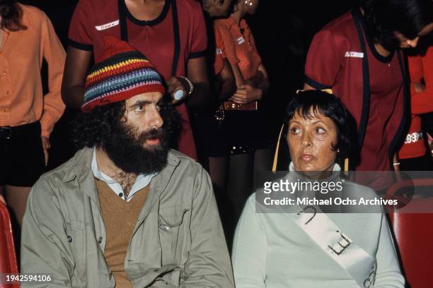 American actor Elliott Gould and American singer Keely Smith attend an event, US, circa 1971.