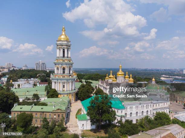 drone photo of saint sophia cathedral, the bell tower, kiev cave monastery and the surrounding complex in ukraine. - maidan nezalezhnosti stock pictures, royalty-free photos & images