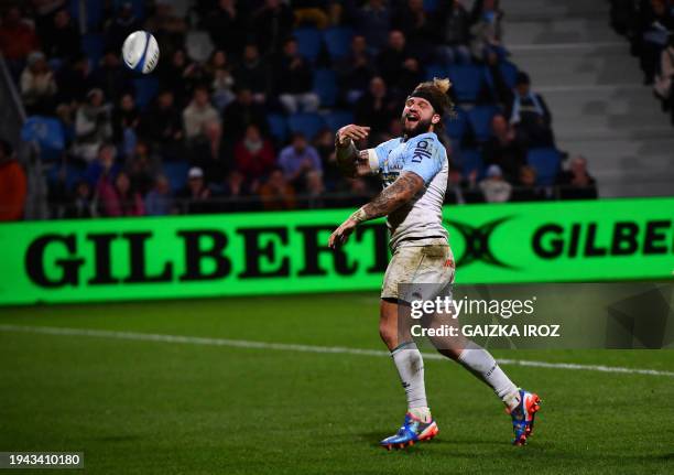 Bayonne's italian centre Federico Mori celebrates after scoring a try during the European Rugby Champions Cup Pool 3 rugby union match between Aviron...