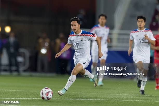 Supachok 2,659 Asian Cup Oman V Thailand Stock Photos, High-Res Pictures, and ...