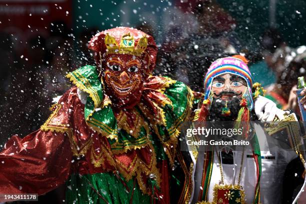 Chuta Ropa 55 Chuta Stock Photos, High-Res Pictures, and Images - Getty Images