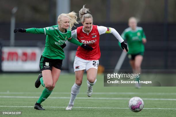 Kely Pruim of PEC Zwolle Women, Desiree van Lunteren of AZ Alkmaar Women during the Dutch Eredivisie Women match between AZ Alkmaar Women v PEC...