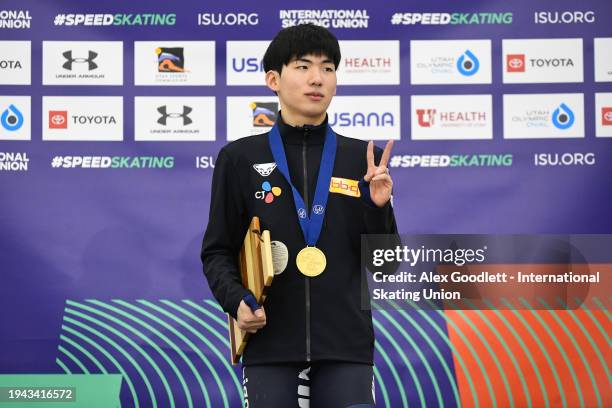 Gold medalist Jae-Won Chung of South Korea celebrates after winning the men's mass start during the ISU Four Continents Speed Skating Championships...