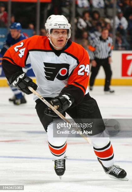 Sami Kapanen of the Philadelphia Flyers skates against the Toronto Maple Leafs during NHL game action on January 17, 2004 at Air Canada Centre in...