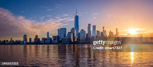 the freedom tower and nyc skyline panorama - new jersey skyline stock pictures, royalty-free photos & images