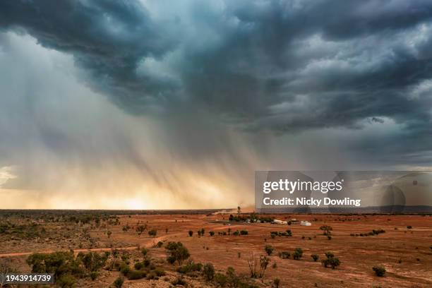outback storm - australische outback stockfoto's en -beelden