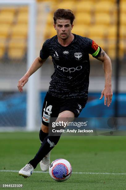 Alex Rufer of the Phoenix controls the ball during the A-League Men round 13 match between Wellington Phoenix and Melbourne Victory at Sky Stadium,...
