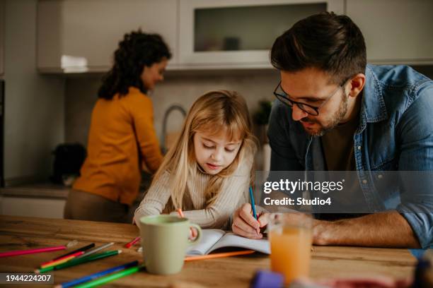 homescooling - homework kitchen stock pictures, royalty-free photos & images