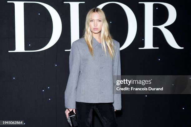 Lila Moss attends the Dior Homme Menswear Fall/Winter 2024-2025 show as part of Paris Fashion Week on January 19, 2024 in Paris, France.