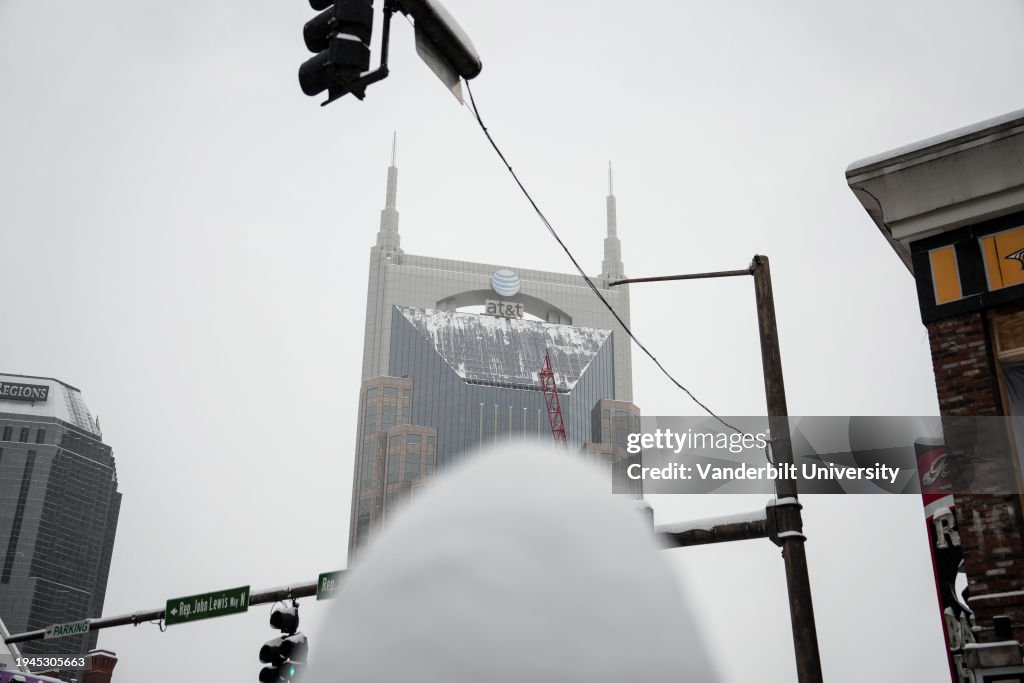 Snowfall Hits Nashville