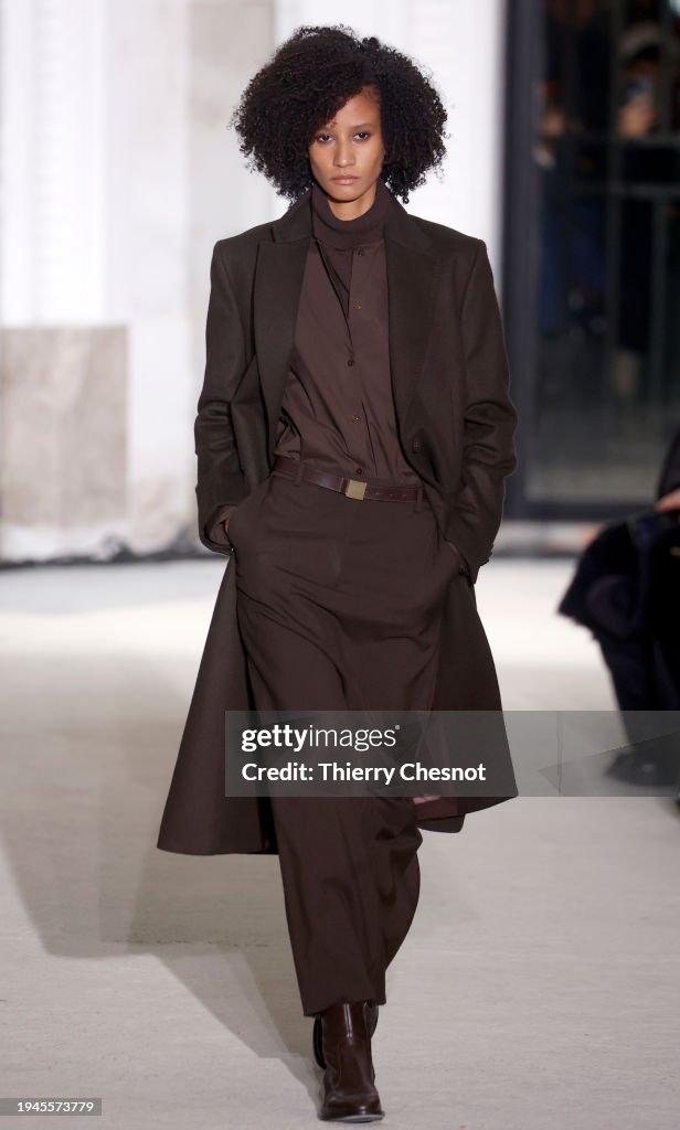 Officine Generale : Runway - Paris Fashion Week - Menswear Fall/Winter 2024-2025