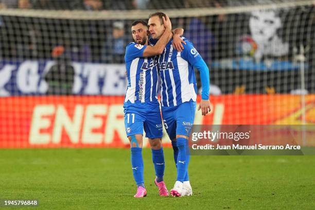 Luis Rioja of Deportivo Alaves celebrates scoring his team's first goal with teammate Kike during the LaLiga EA Sports match between Deportivo Alaves...