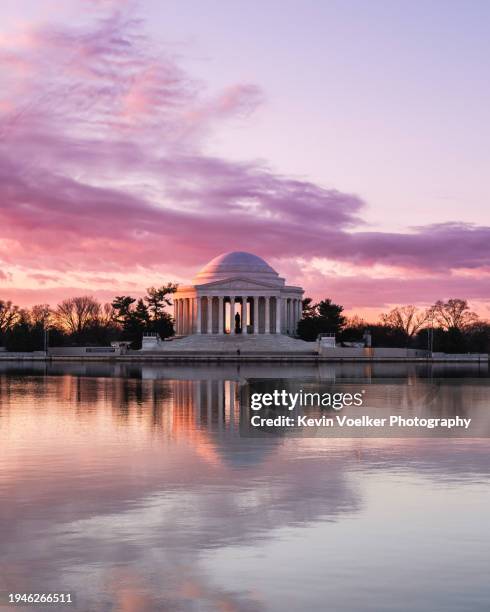 sunrise at the jefferson memorial - jefferson memorial stock pictures, royalty-free photos & images