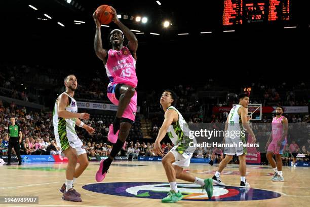 Zylan Cheatham of the New Zealand Breakers lays the ball upduring the round 16 NBL match between New Zealand Breakers and South East Melbourne...